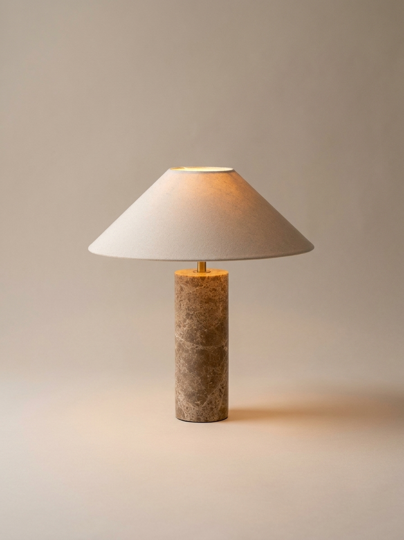 Column table lamp, on